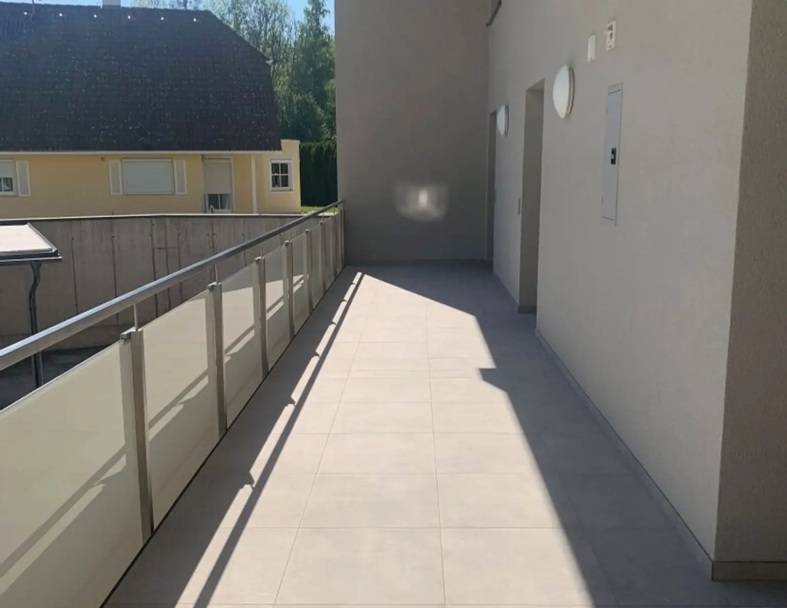 Gut vermietete Erstbezugs-Maisonettewohnung mit überdachter Terrasse und Garage