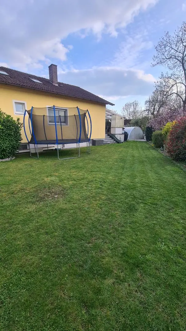 Modernisiertes Einfamilienhaus mit XXL Terrasse, Pool u.v.m.