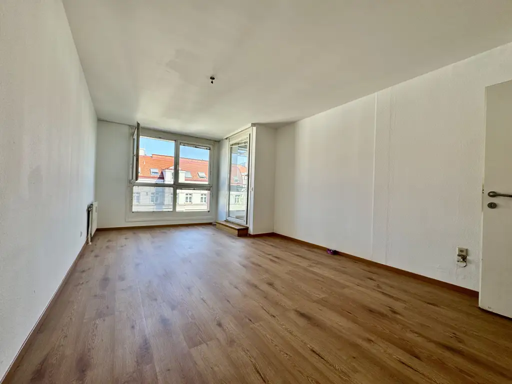 DACHGESCHOSSMAISONETTE MIT LOGGIA IN RUHELAGE