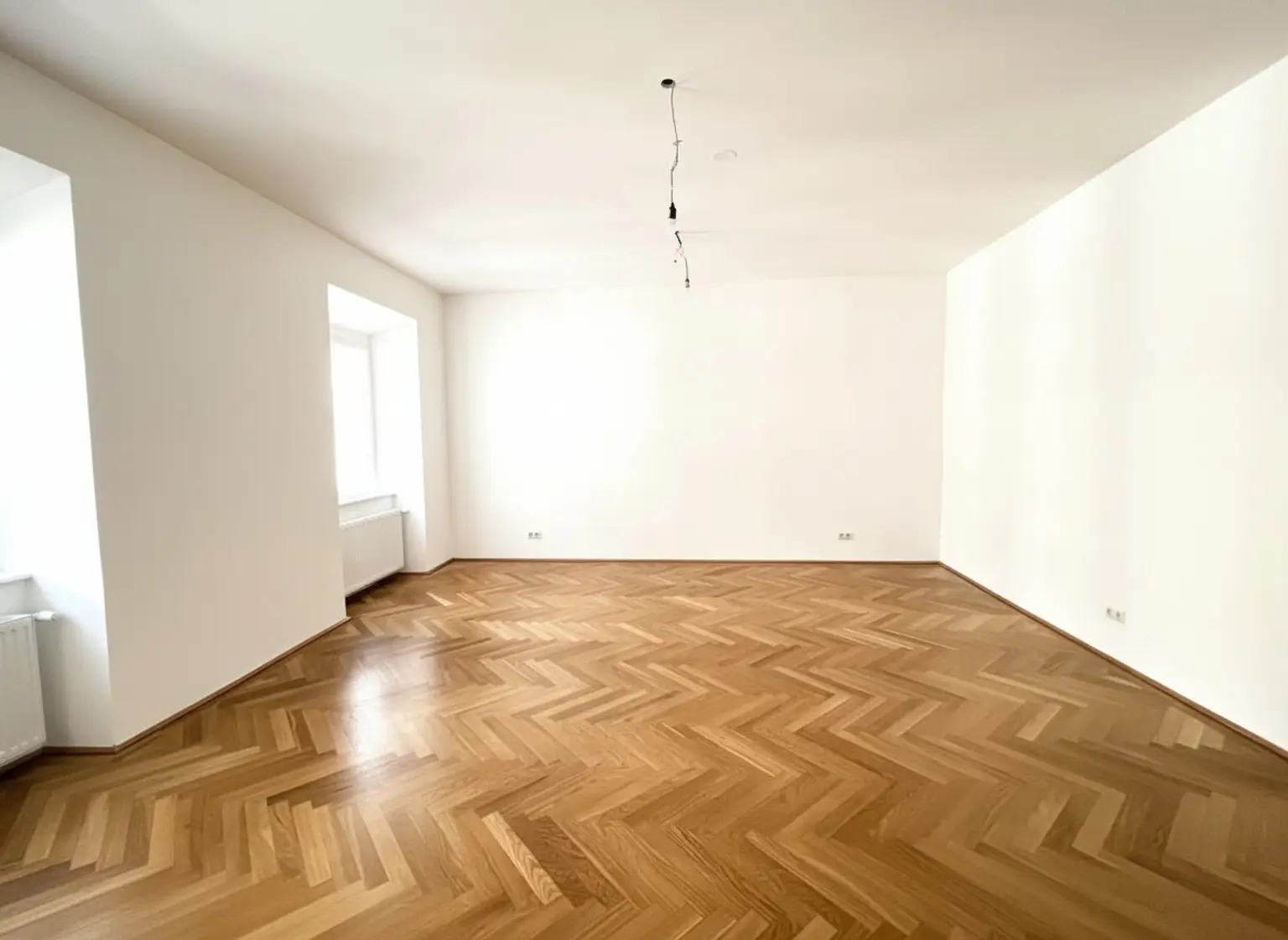 UNBEFRISTET: Klimatisierte Altbauwohnung im Stadtzentrum