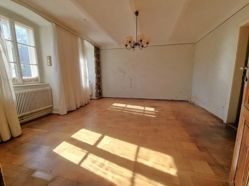 Ob alte Villa-neuer Bau, auf Riesengrund nach Süden schau!