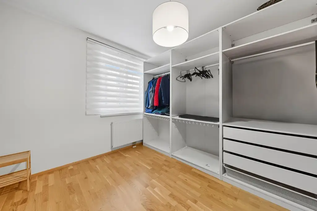 Neuwertige 4-Zimmer Wohnung mit Terrasse und Tiefgaragenplatz in Korneuburg!