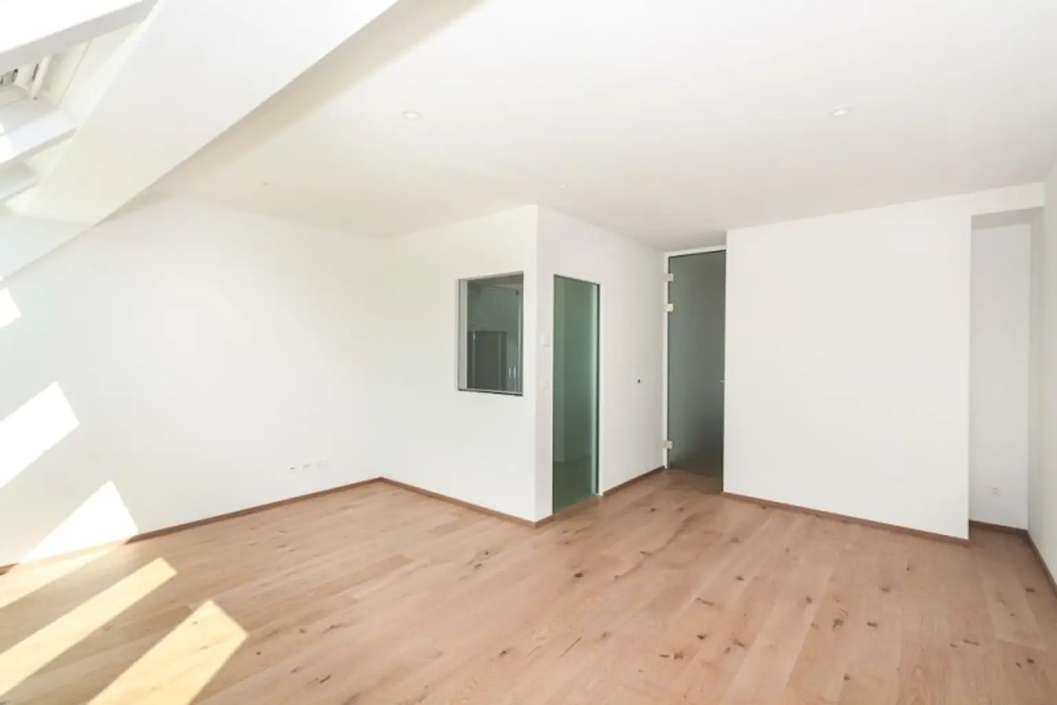 Moderne 2 Zimmer Wohnung mit großer Terrasse