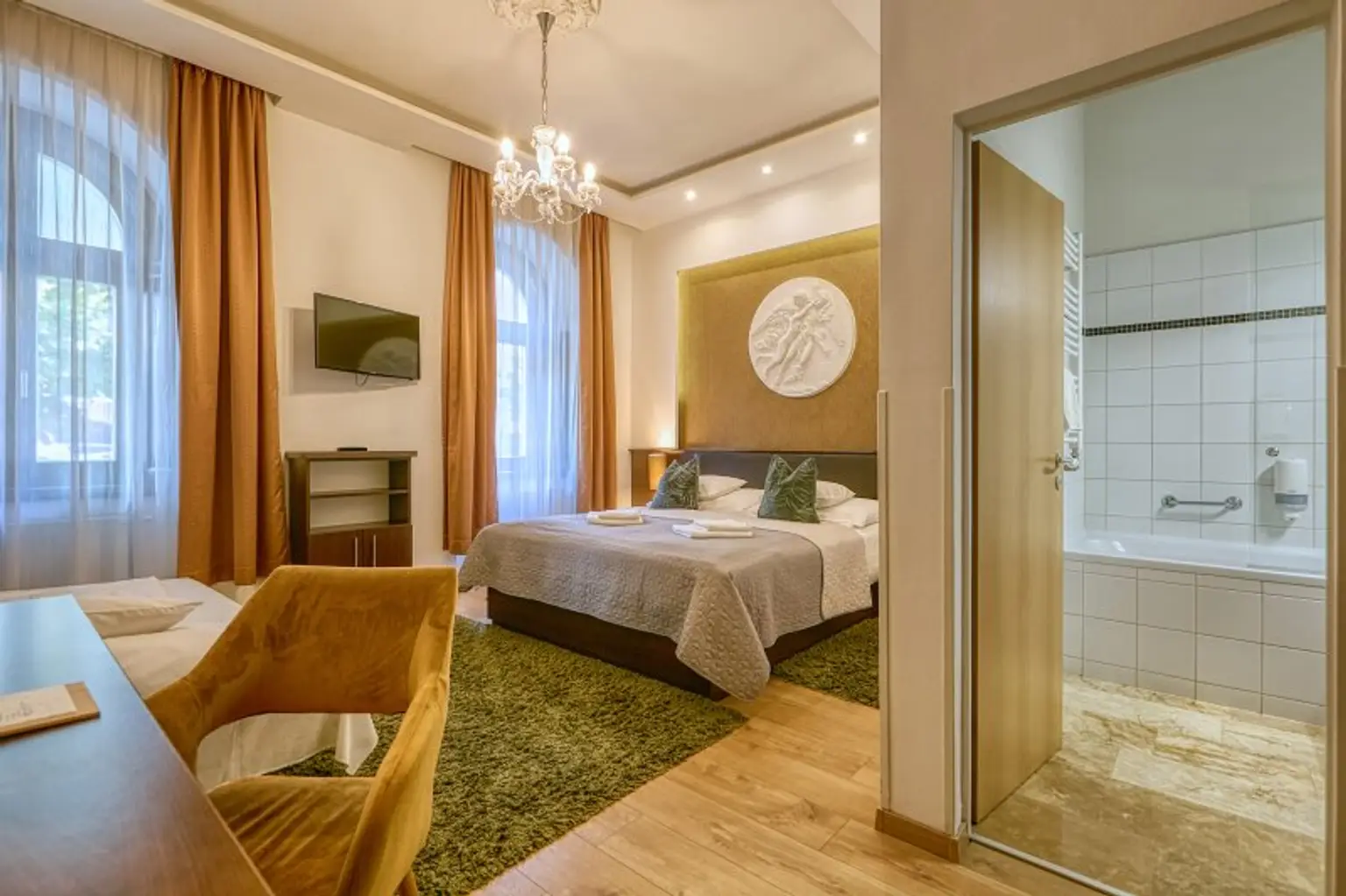 +++ Historischer Immobilienkomplex im Herzen von Sopron mit vielseitigem Entwicklungspotenzial +++