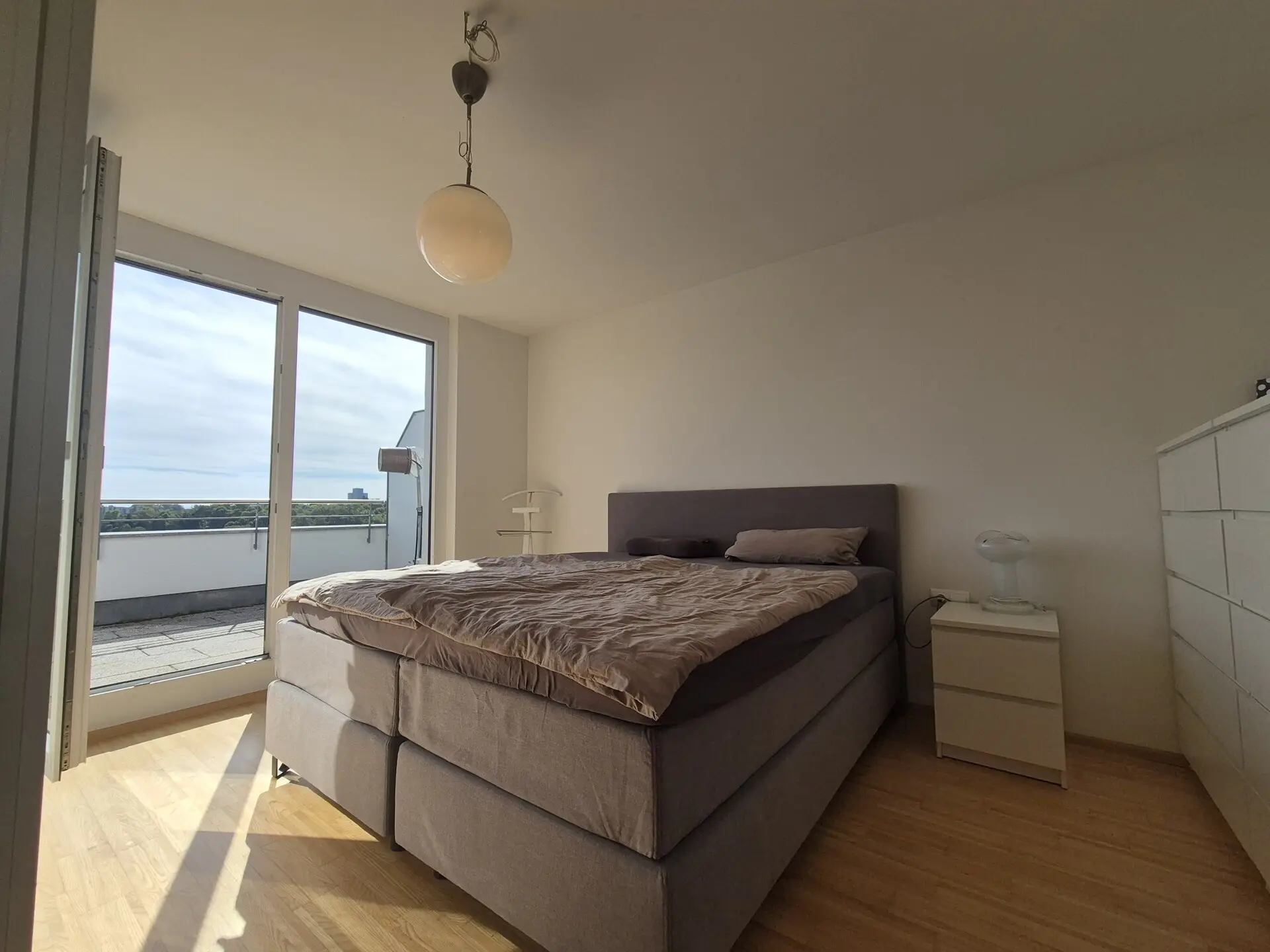 Schlafzimmer Ansicht 1