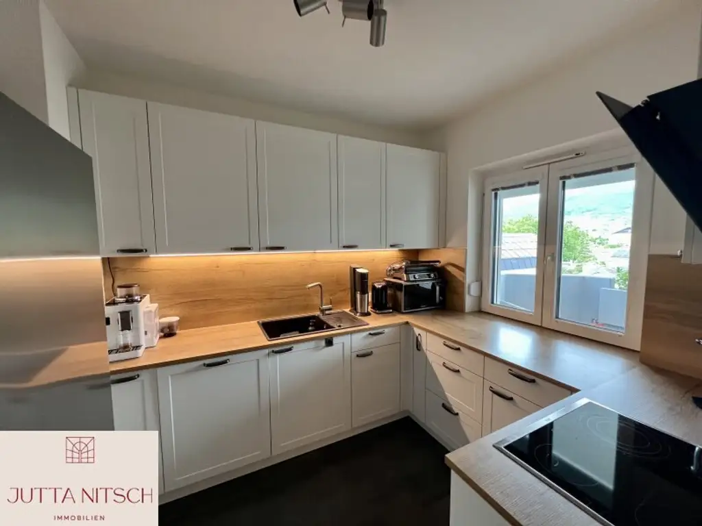 Schöne 3-Zimmerwohnung mit Balkon und Garagenplatz - über den Dächern von Gumpoldskirchen