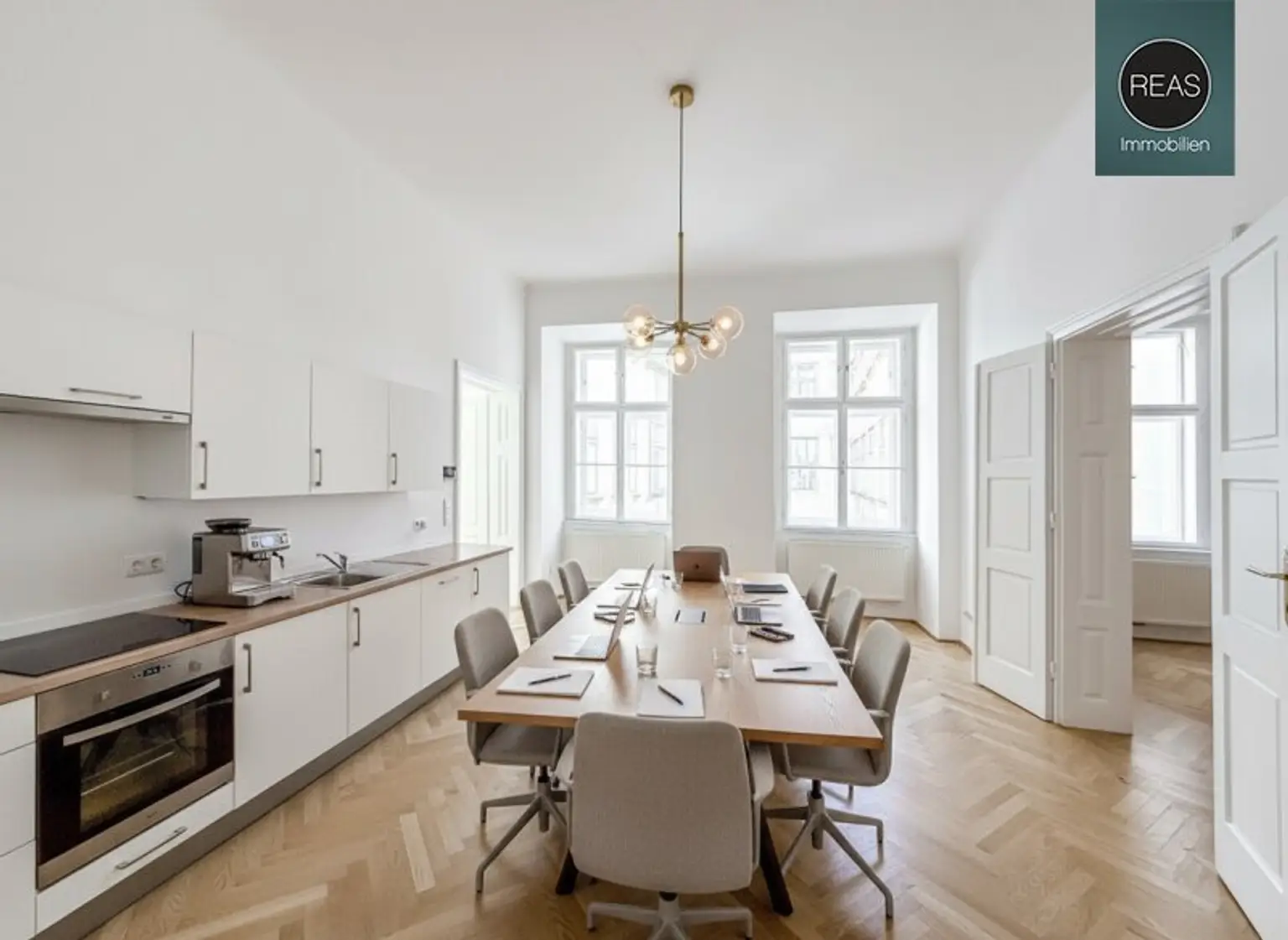 BÜRO in historischem Denkmal-Haus in Toplage der Innenstadt!