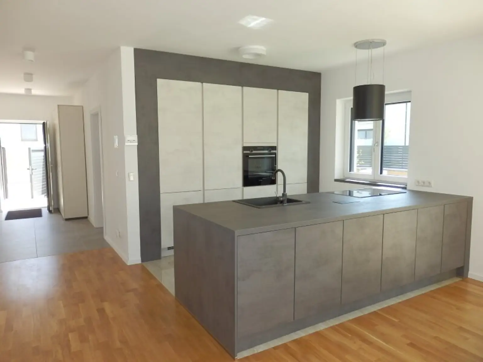 Topmodernes ZWEITBEZUGHAUS, 5 Zimmer, Garten, Stellplatz !!