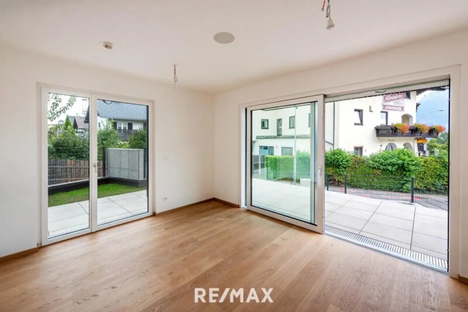 Wohnzimmer mit Terrasse