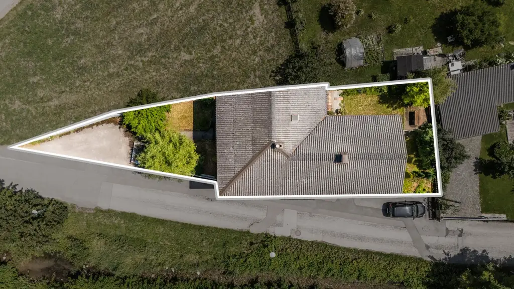 "Ein-/Zweifamilienhaus in ruhiger Lage – mit Sauna & Kachelofen!"