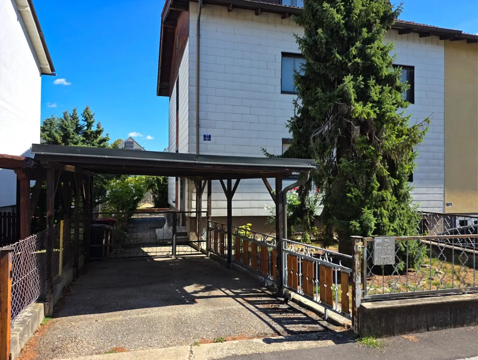 02 EFH 2000 Carport