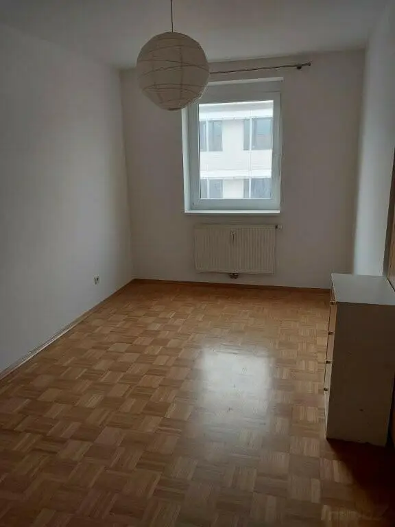 Provisionsfrei: Perfekt aufgeteilte 3-Zimmerwohnung mit Balkon-Terrasse und Tiefgarage bei TU - Moserhofgasse