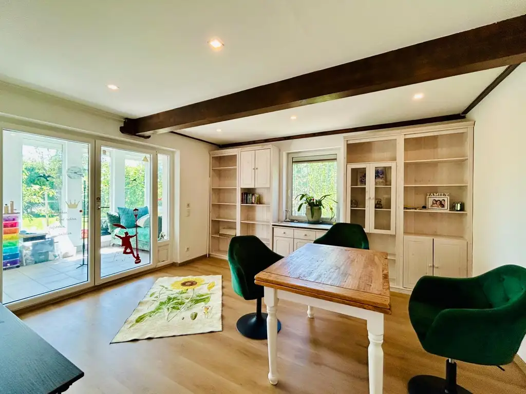 Stilvoller Bungalow mit Gartenidylle mit großem Wohn-Esszimmer!