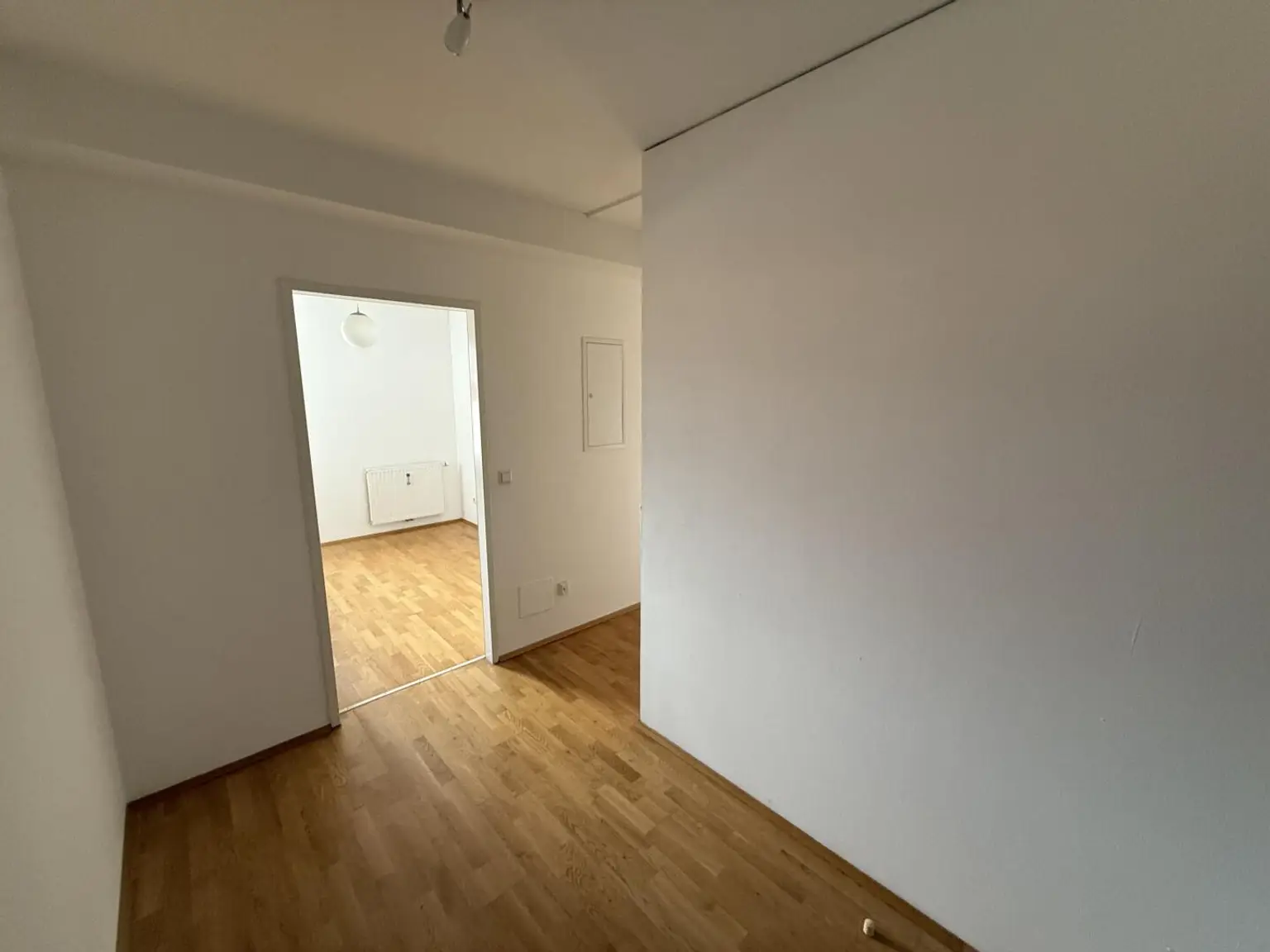 ZENTRALE LAGE! 2er WG taugliche Altbau Wohnung ++Videorundgang++