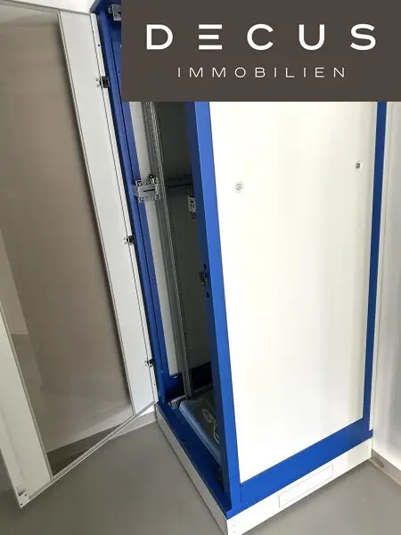+ + + Office-Lofts-FABRICATUR + + + hochmodernes Büro GEKÜHLT + + + 3 Räume + + + (RESERVIERT)