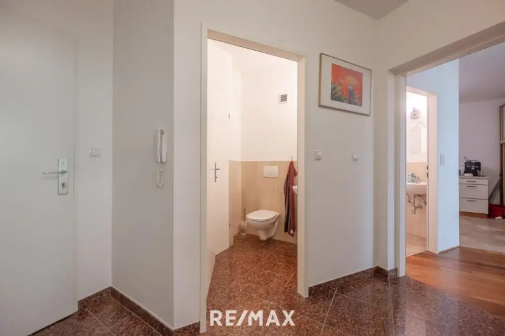 Traumhafte 6 - Zimmer - Wohnung / Büro mit grünem Innenhof in ruhiger sensationeller Lage in Hernals