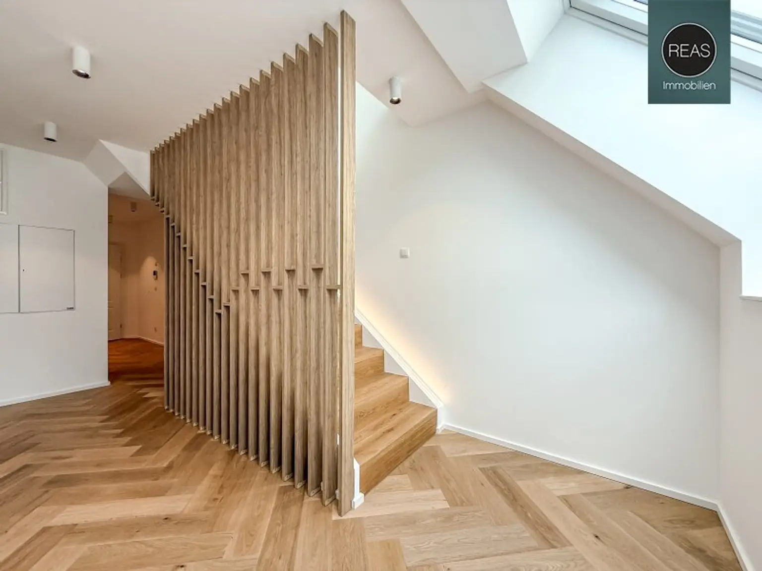 Elevate 1090 – Erstbezug: Dachgeschoss - Maisonette Wohnung (klimatisiert) mit großer Dachterrasse nahe U6 Alser Straße, AKH!
