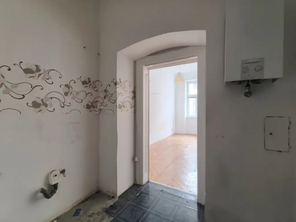 Sanierungsbedürftige Altbauwohnung mit Charme – Ihre Chance zur Selbstverwirklichung - Nahe U4 Friedensbrücke & Augarten