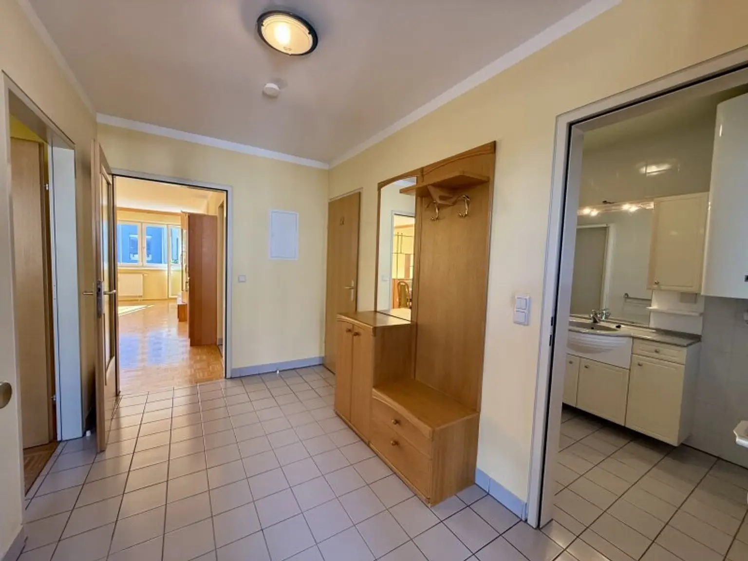 Helle Eckwohnung mit idealer Anbindung!