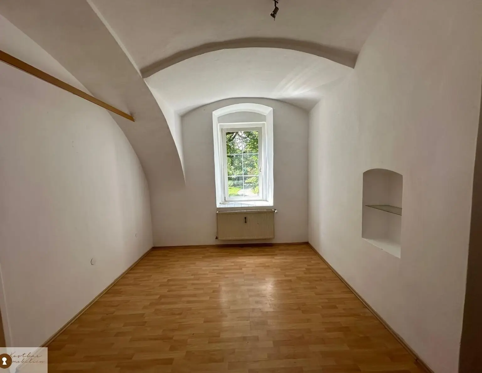 Attraktives Investitionsobjekt: Vielseitiges Zinshaus mit Potenzial in der Kärntnerstraße - Ihr zukünftiger Firmenstandort zum Kauf
