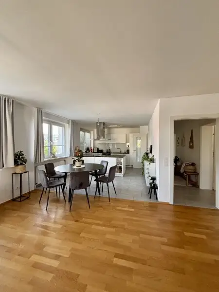 NEUWERTIGE 4-Zimmer Wohnung im Zentrum von Tragwein  II  mit hochwertiger Einbauküche
