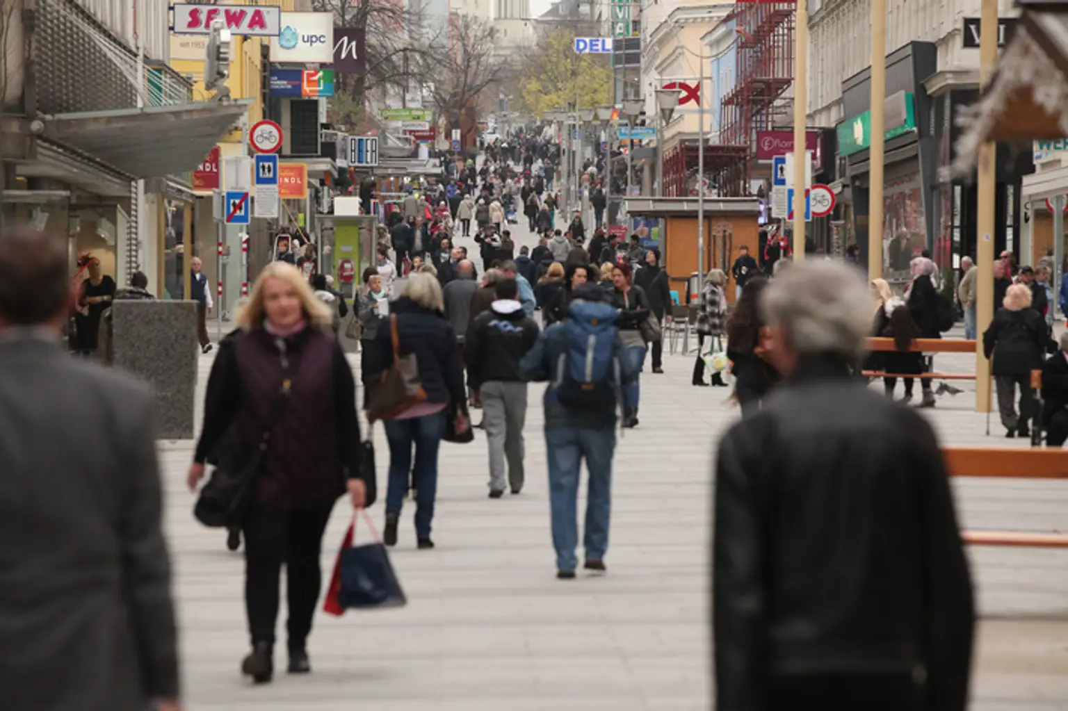 ABLÖSEFREI  GROSSER SCHANIGARTEN IN DER FUSSGÄNGERZONE CAFE KONDITOREI BISTRO GASTROTEL IMMOBILIEN