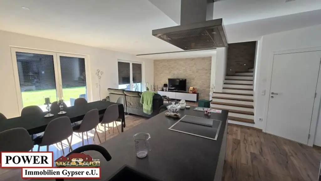 sofort zu beziehen ! Großzügiges, gemütliches Top Ausgestattetes Eckreihenhaus