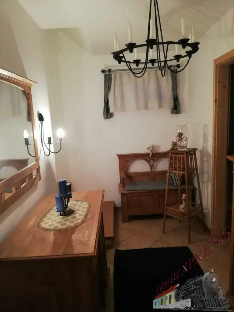 Großzügig gebautes Einfamilienhaus (Baumeisterhaus) auf 950m² Grund - nur ca. 25min nach Wien!