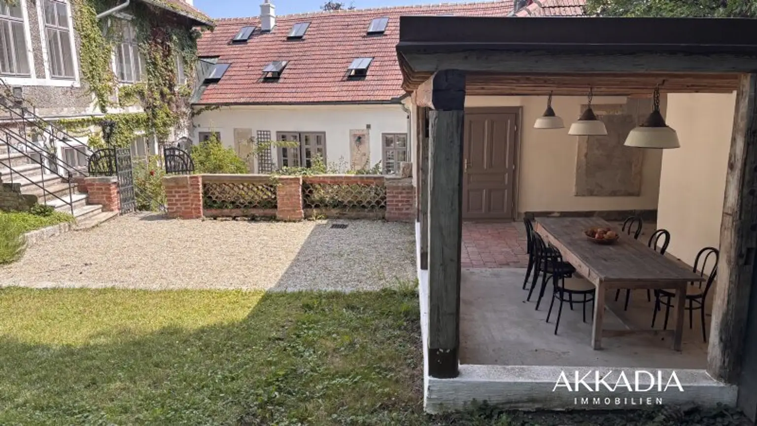 Wo Geschichte lebendig wird - Romantische Villa mit Park
