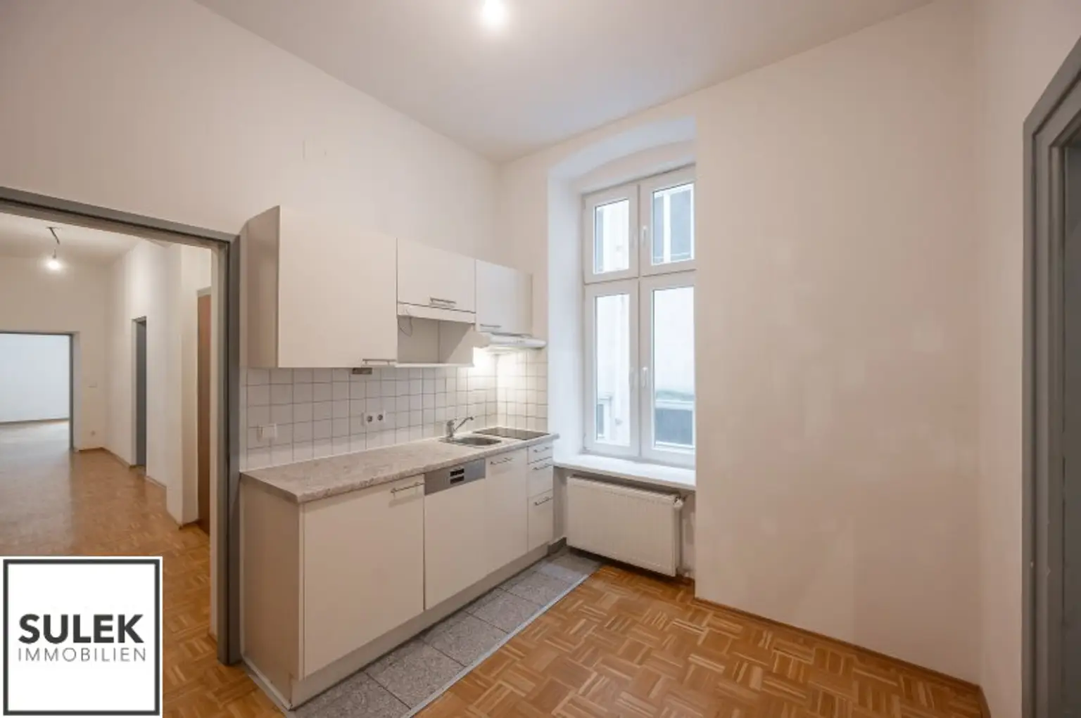 Wohnen direkt bei der Votivkirche: großzügige 2-Zi.-Wohnung (getrennt begehbare Zimmer + Küche)