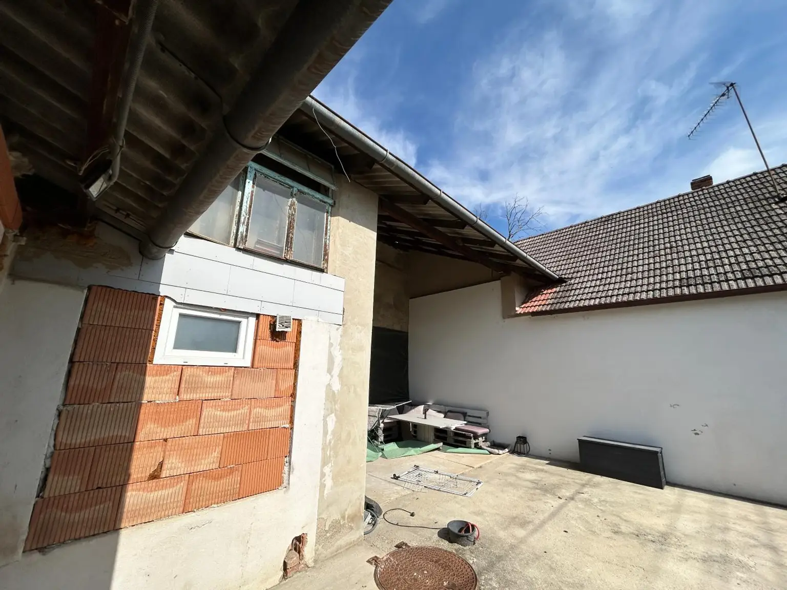 Einfamilienhaus mit großzügiger Halle und viel Potenzial in ruhiger Lage
