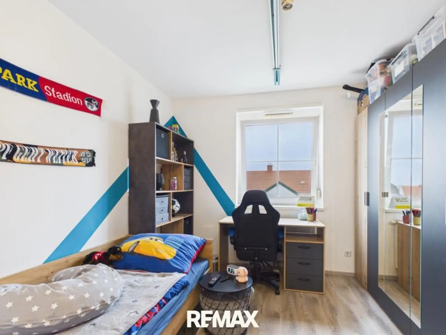 Schlafzimmer 1