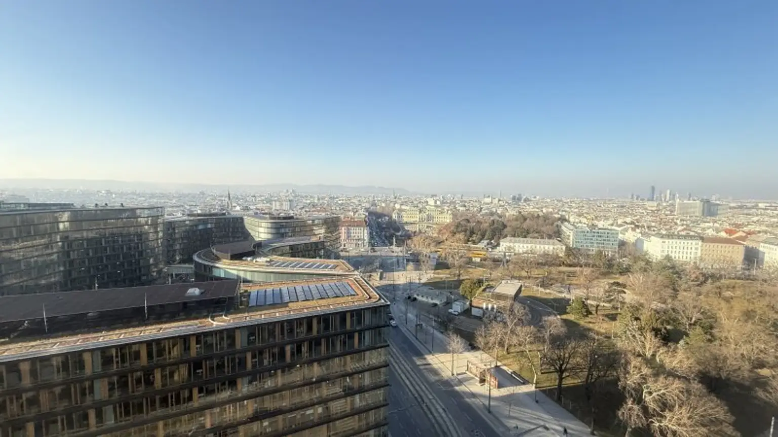 ***** Belvedereblick: unbefristete 3 Zimmer Neubau mit Loggia ab August zur Vermietung *****