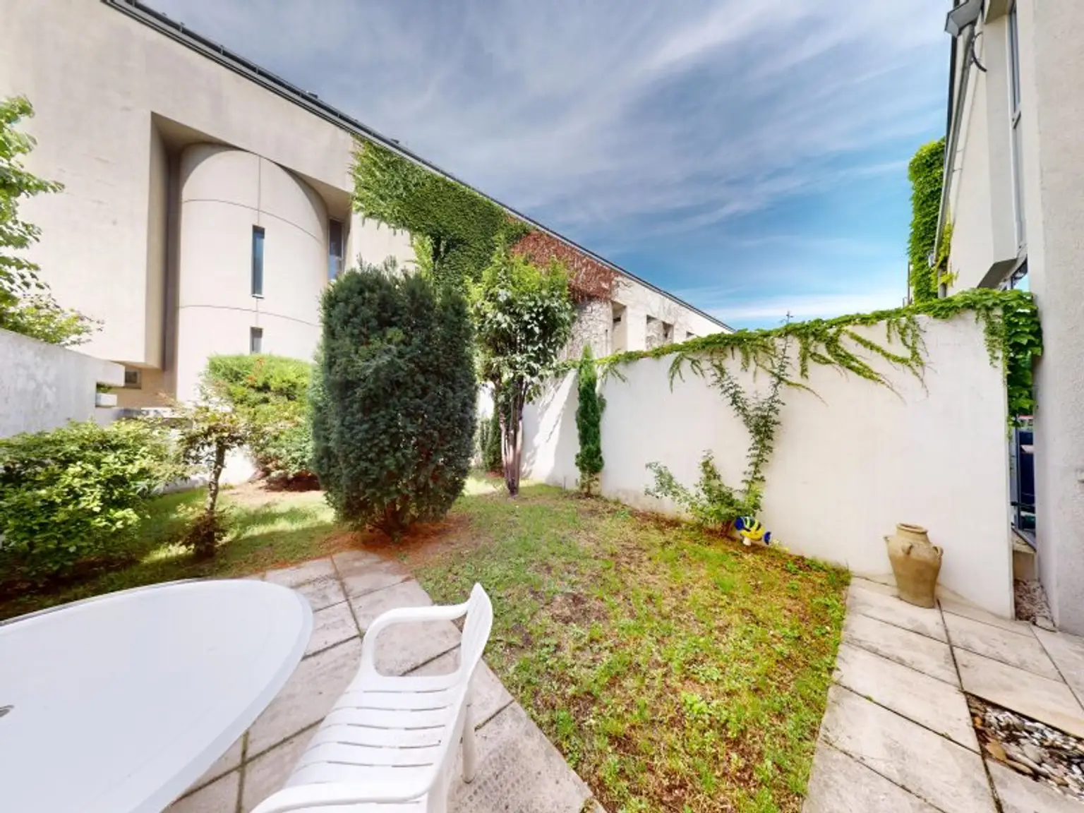 Sonnenterrasse, Garten und 5 Zimmer: Leben im Architektenhaus! 163m² Nutzfläche!
