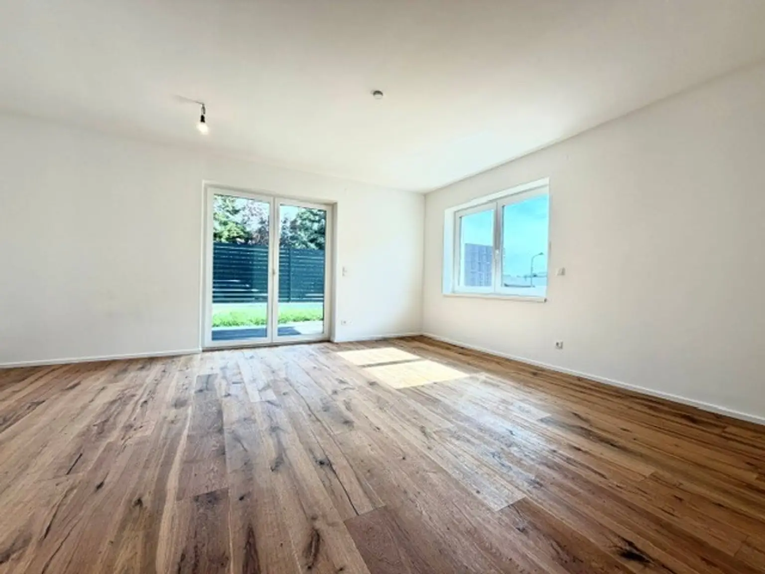 B | THE GREEN ++ ZWEI ZIMMER mit GARTEN | Prima Service Immobilien