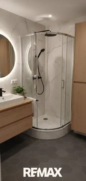 Badezimmer KI generiert