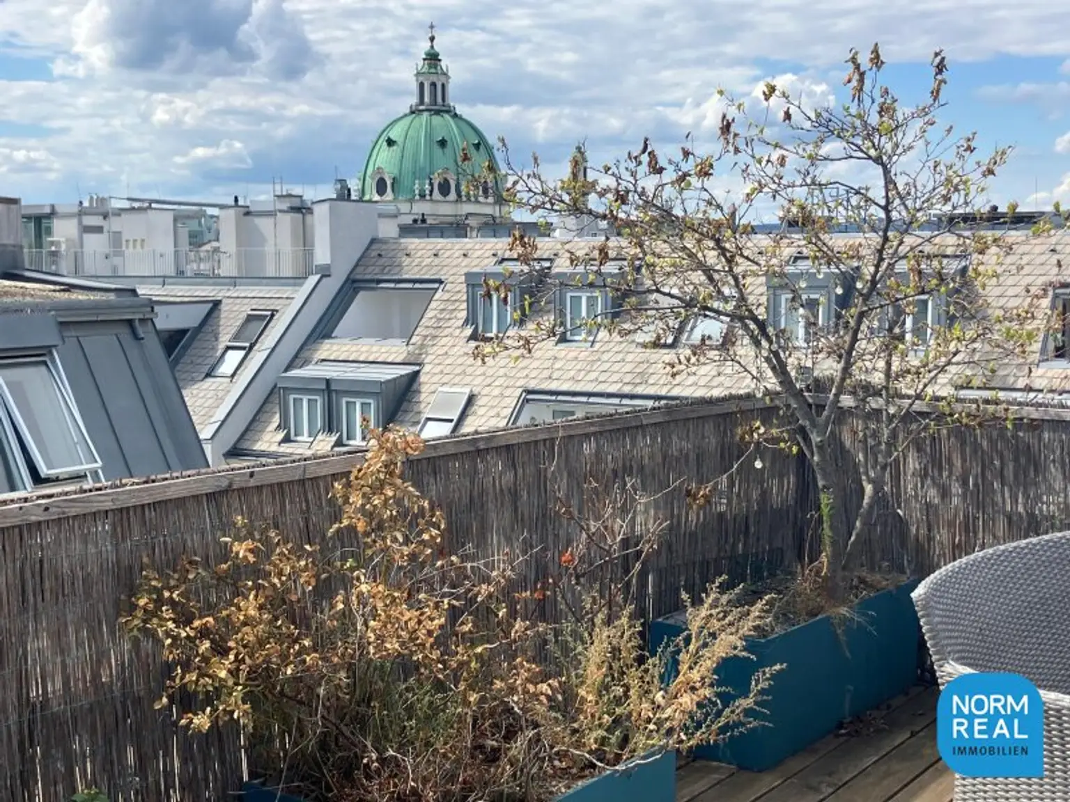 Dachgeschoß mit großer Terrasse