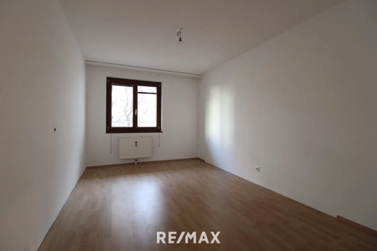 Sanierungsbedürftige 2-Zimmer-Wohnung mit Loggia – ruhige Lage