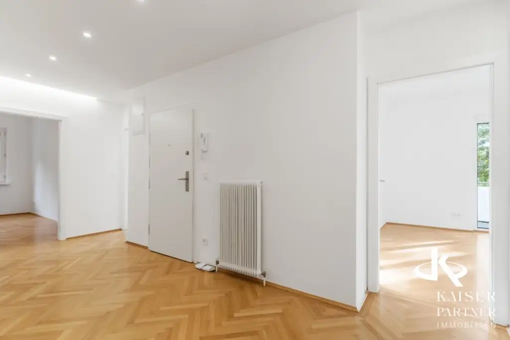 Neurenovierte 6-Zimmer-Wohnung mit  Terrasse in den Garten, Balkonen und Grünblick!