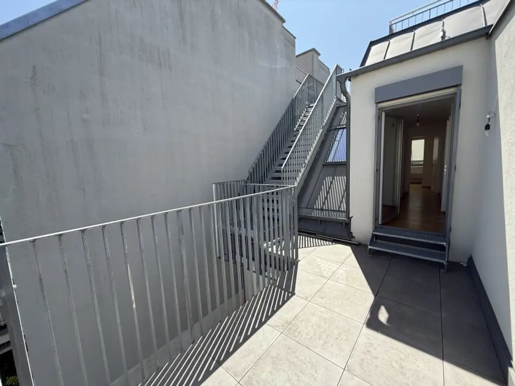 BELGHOFERHAUS 42 - Exklusive 3-Zimmer Penthousewohnung mit direktem Liftzugang und Klimageräten sowie eigener Dachterrasse