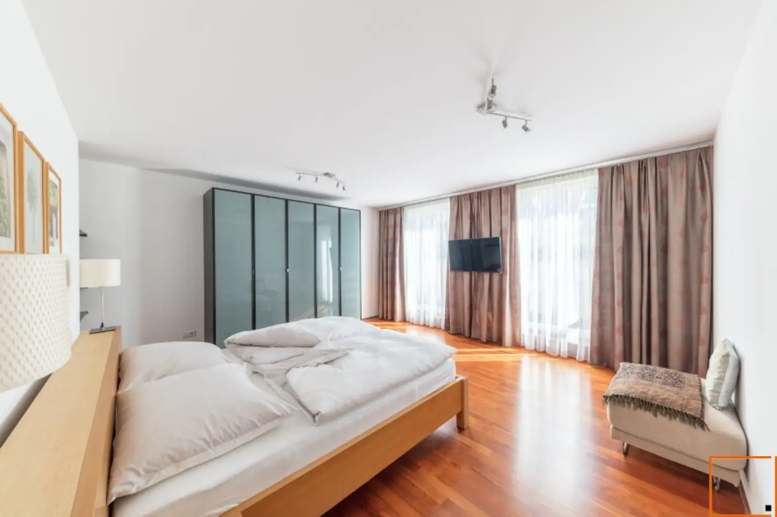 FULLY FURNISHED ROOFTOP APARTMENT:/ AC: Spacious living-dining area & 2 bedrooms