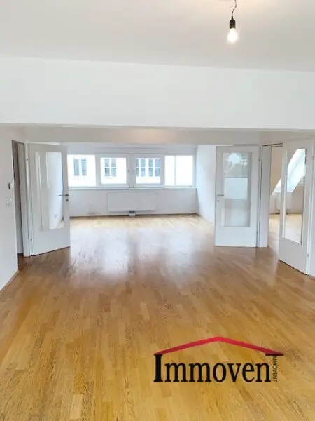Großzügige 4-Zimmerwohnung in Ruhelage mit Park Blick!