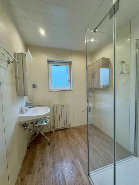 *geräumige 3 Zimmer Wohnung mit extra Küche und Balkon!  Super schöne Aussicht inkludiert!