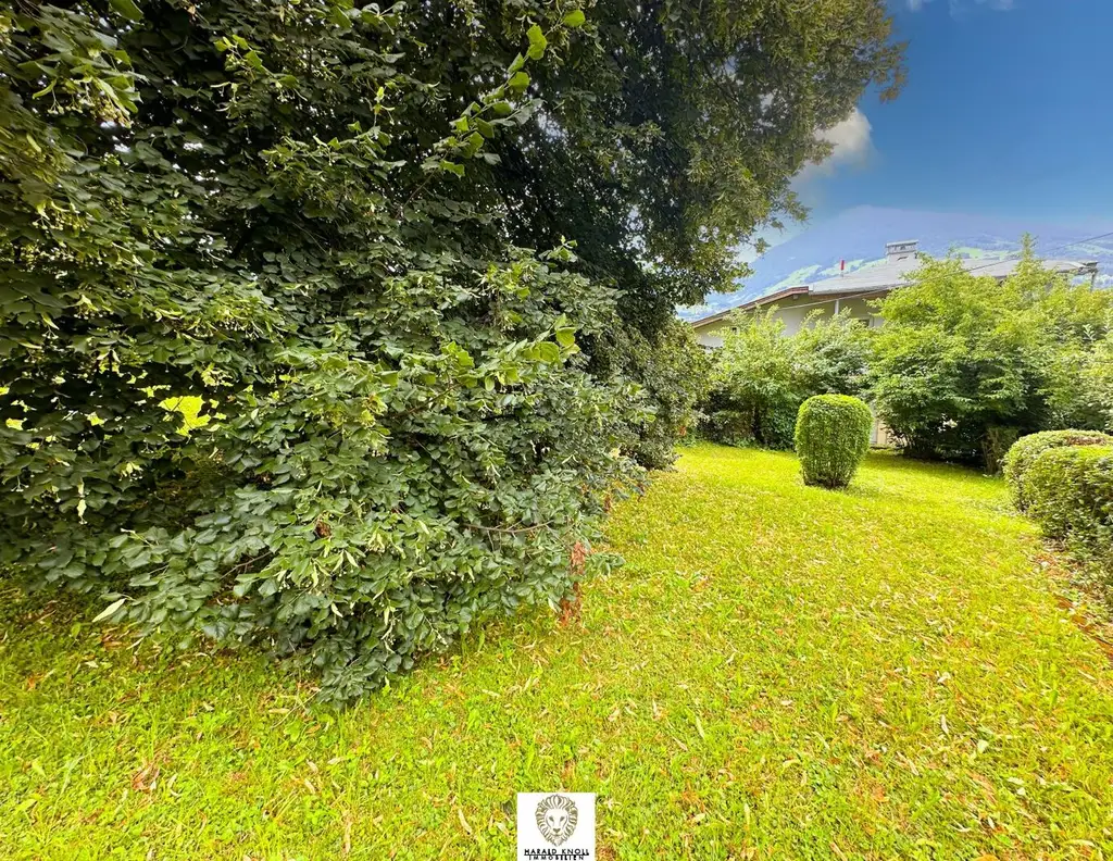 Charmantes Wohnhaus mit großem Garten und Entwicklungspotenzial