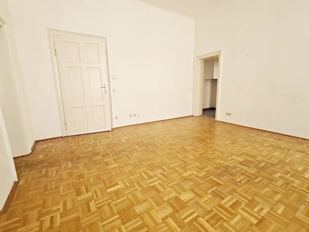 SALESIANERGASSE, teilsanierte 86 m2 Altbau, 3 Zimmer, Küche, Wannenbad, Parketten, 2. Liftstock, Botschaftsviertel