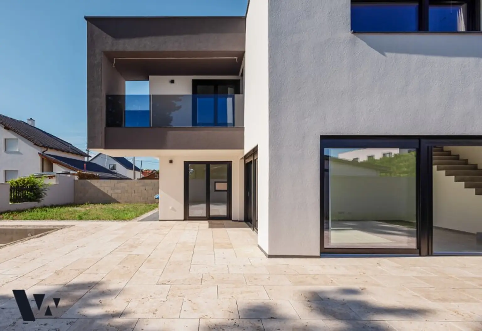 MODERNES DESIGNERHAUS MIT GARTEN & POOL | ERSTBEZUG | VIDEO-PRÄSENTATION