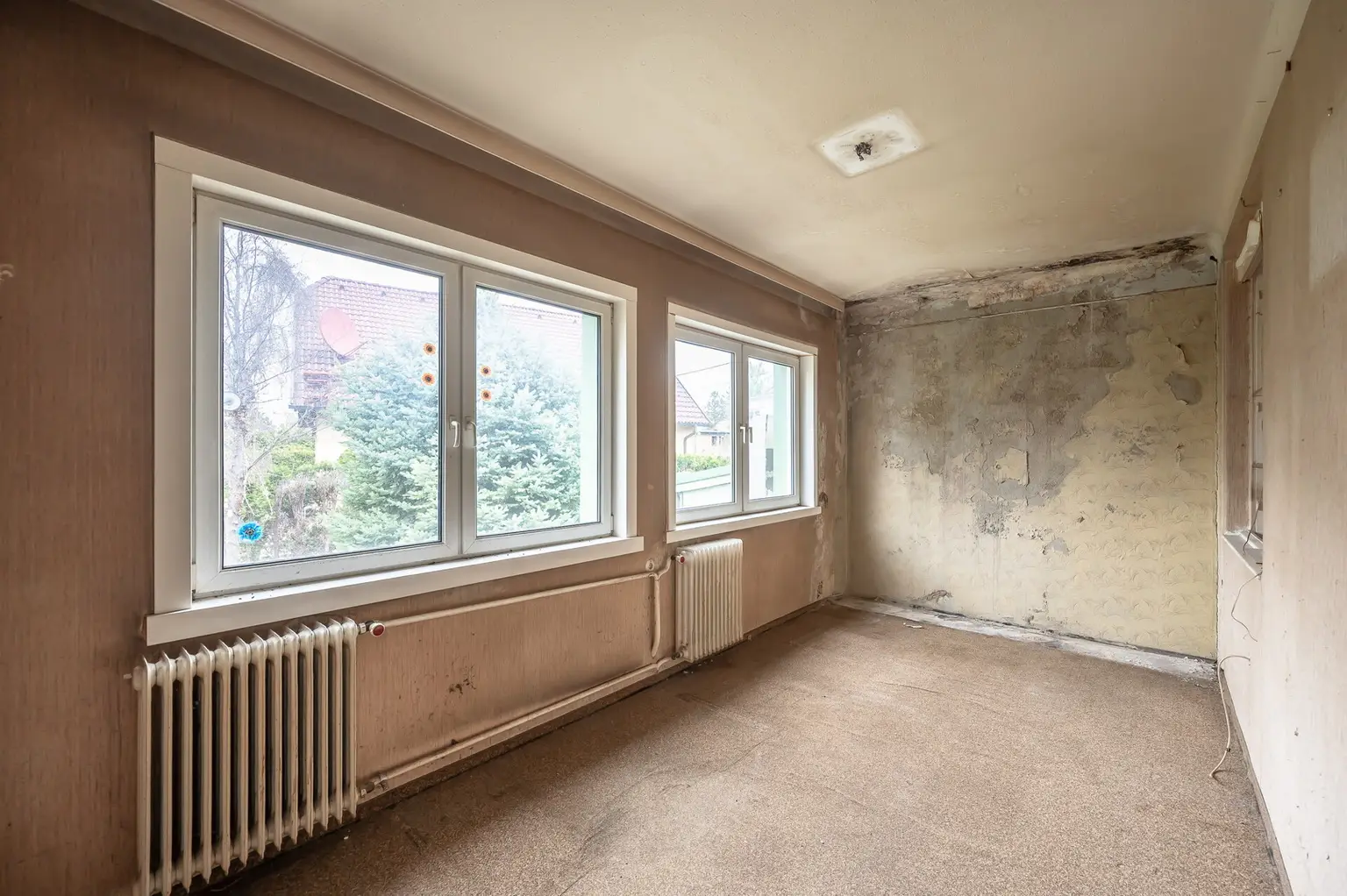 Make it yours: Eckgrundstück in ruhiger Lage – Sanierung oder Abriss für Ihr perfektes neues Zuhause