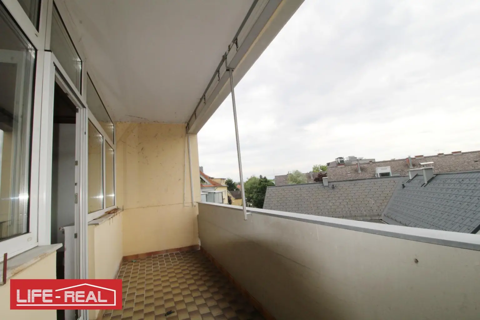 Stilvolle Maisonette-Mietwohnung mit Balkon im Herzen von Linz/Ebelsberg