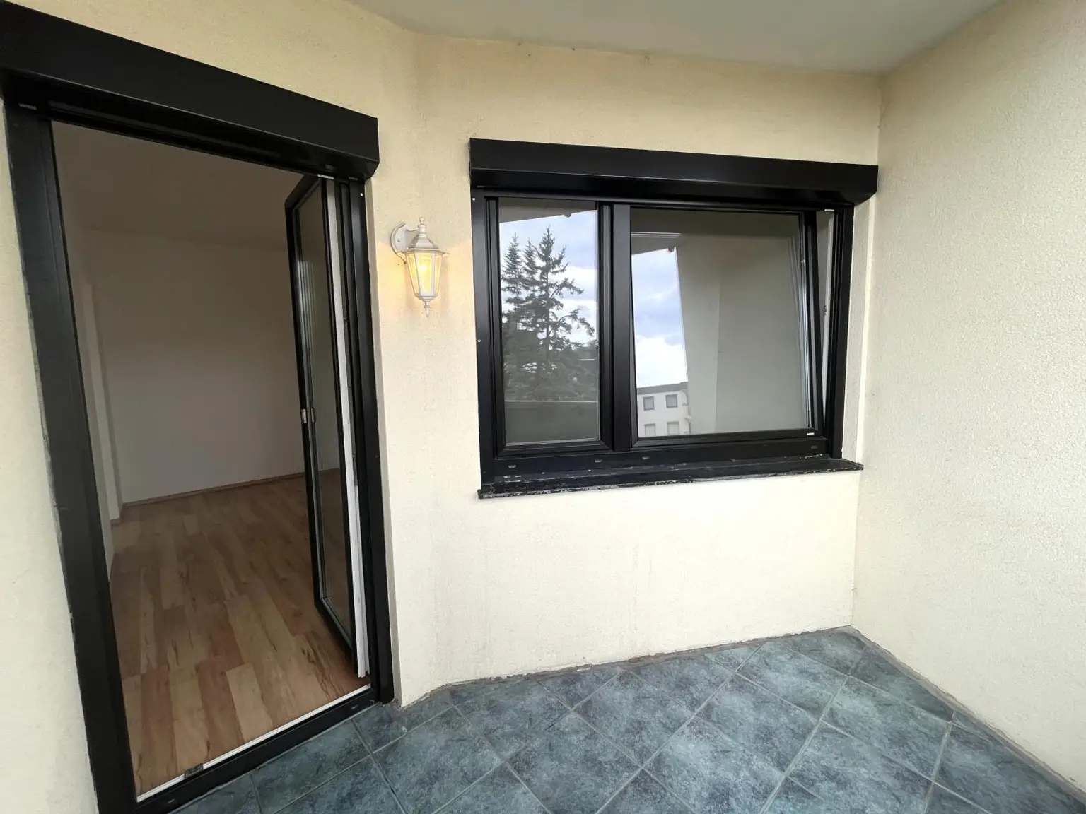 Zentral gelegen: 3-Zimmer-Wohnung mit herrlicher Loggia