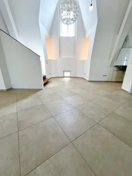 Hier bleiben keine Wünsche offen - Exklusive Maisonette mit 44m² Terrasse nahe Naschmarkt zu mieten!